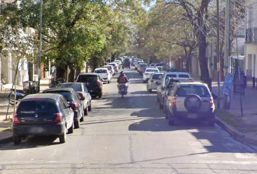 Le robaron más de 2 millones de pesos a una familia de La Plata cuando estaban por cerrar el garage