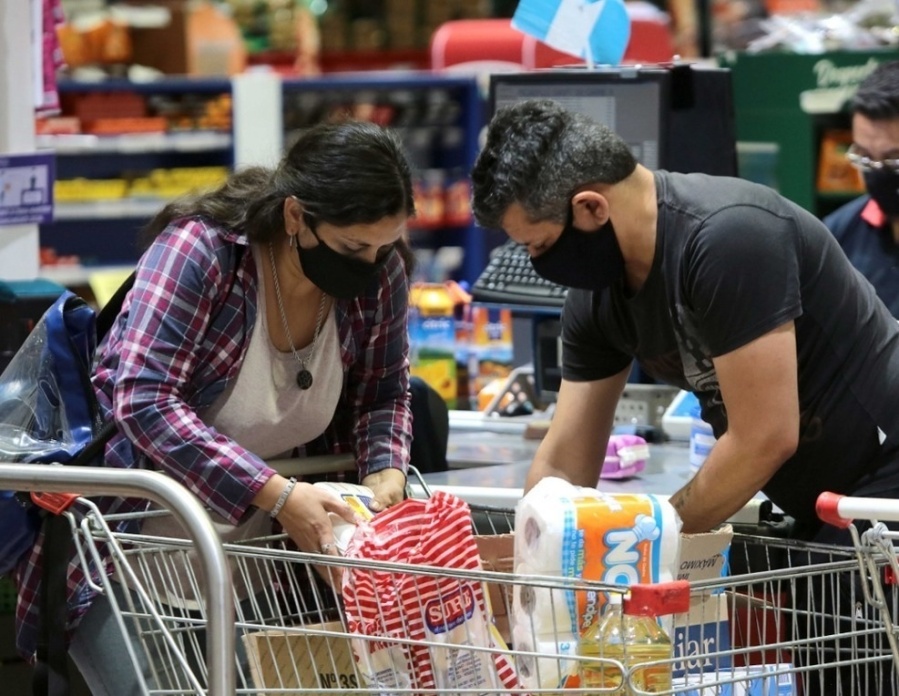 Massa se reúne por primera vez con las empresas de consumo masivo con la mira puesta en los precios y el uso de dólares