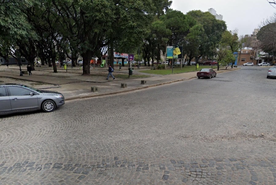 Brutal ataque en 1 y 65: el empleado de un kiosco fue golpeado con pedazos de baldosas