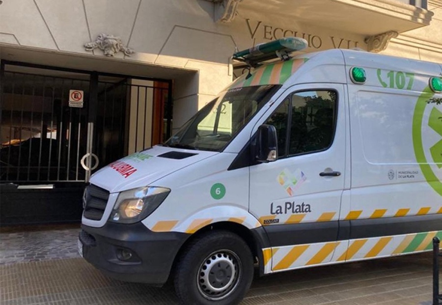 Una jubilada falleció en un edificio de 11 y 44, y los investigadores ya barajan una hipótesis sobre lo sucedido