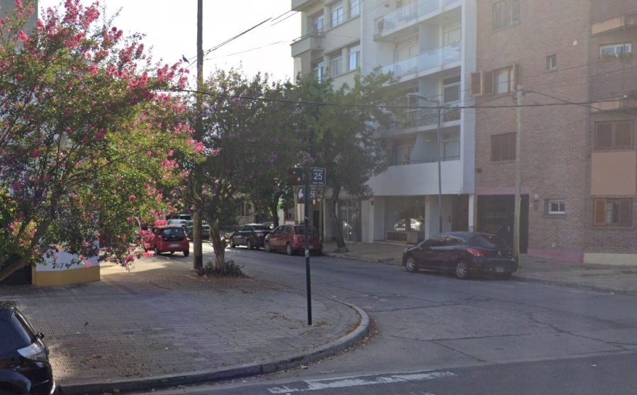 Con micrófonos inalámbricos, ladrones se llevaron más de 3 millones de pesos en una casa de 25 y 56