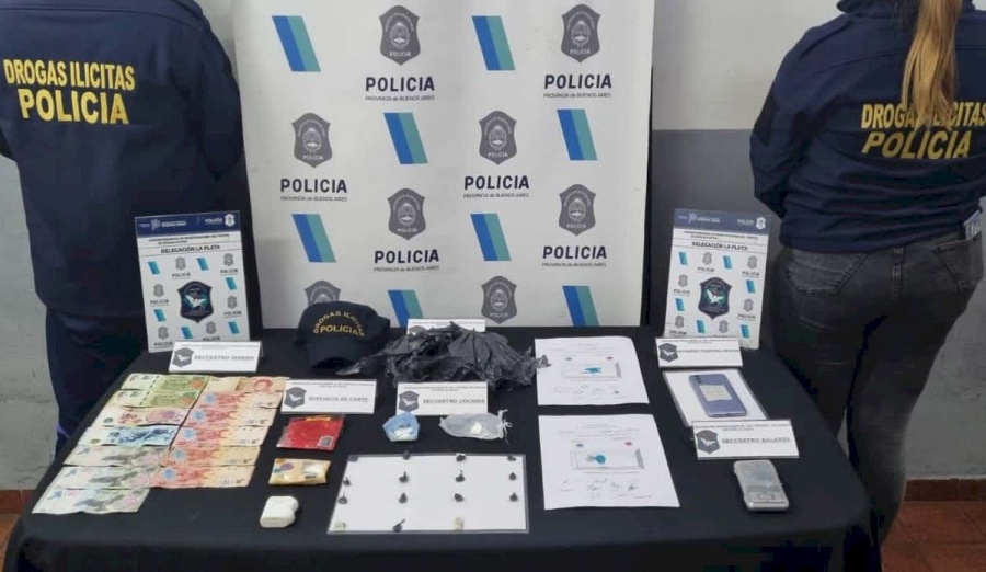 Cayó un peligroso dealer en Villa Elvira apodado ”Kiko” gracias a una denuncia anónima al 911