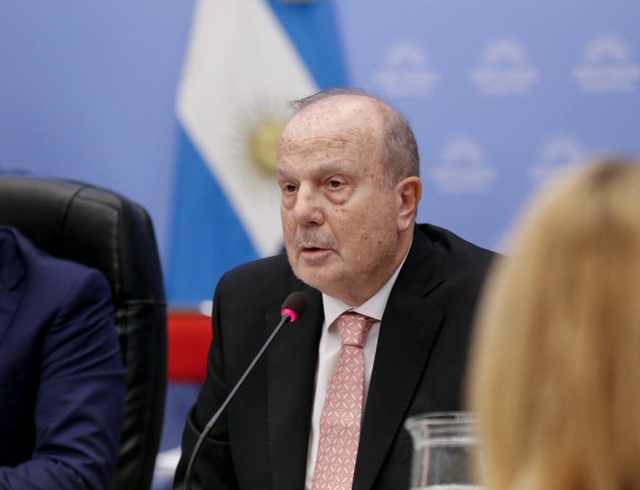 Tras la salida de Guillermo Ferraro, el área de Infraestructura quedaría bajo la órbita del Ministerio de Economía