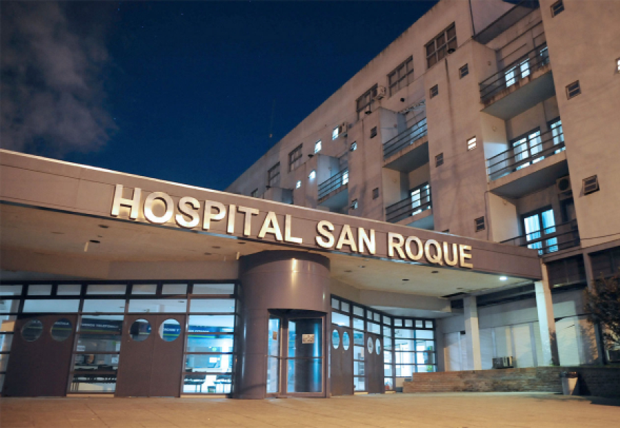 Atacaron brutalmente a un menor en 4 y 471: le dieron patadas en las costillas y logró escapar a la casa de su abuela