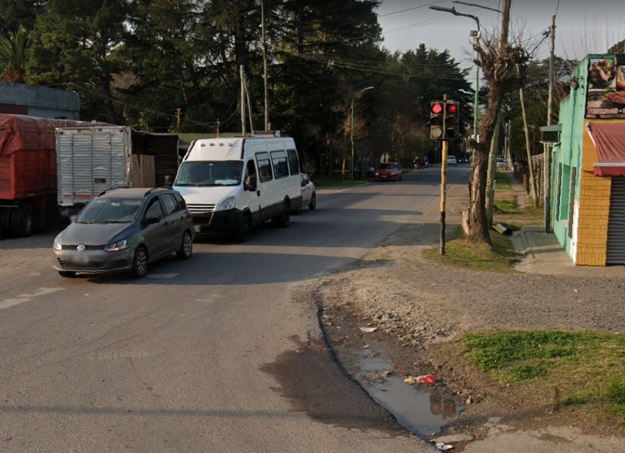 Una beba de 8 meses quedó envuelta en un violento robo en Villa Elisa tras el engaño de un falso cliente