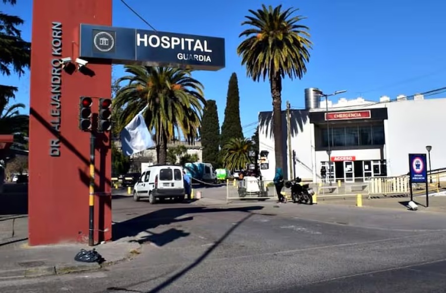 Un hombre lucha por su vida en el Hospital de Melchor Romero tras una pelea y ya fue identificado