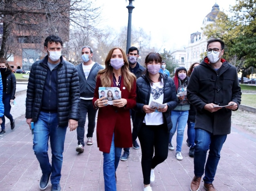 Tolosa Paz acusó a Garro por la destrucción de carteles de Manes: ”Demuestra el miedo que le tiene al radicalismo”