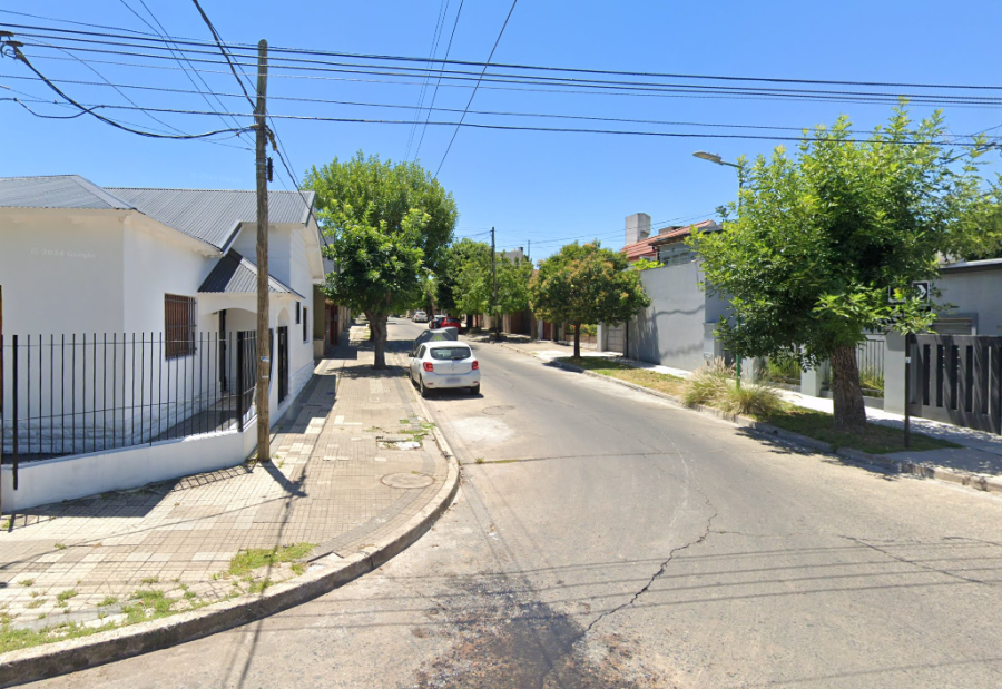 Ataron y amenazaron a tres personas en Tolosa y escaparon con más de 4 millones de pesos mientras pintaban la casa