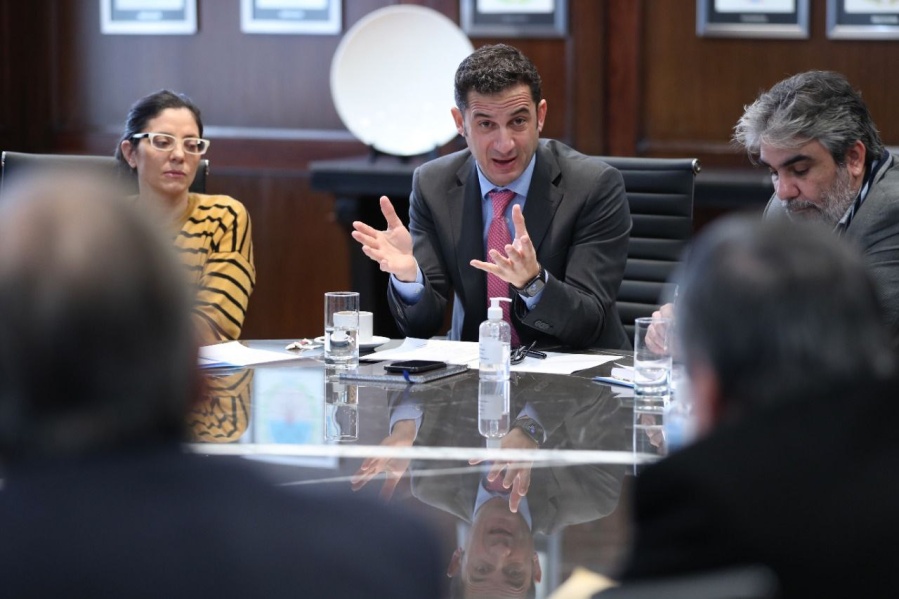 Tombolini apuntó contra los laboratorios por el precio de los medicamentos y les dio 48 horas para que den marcha atrás