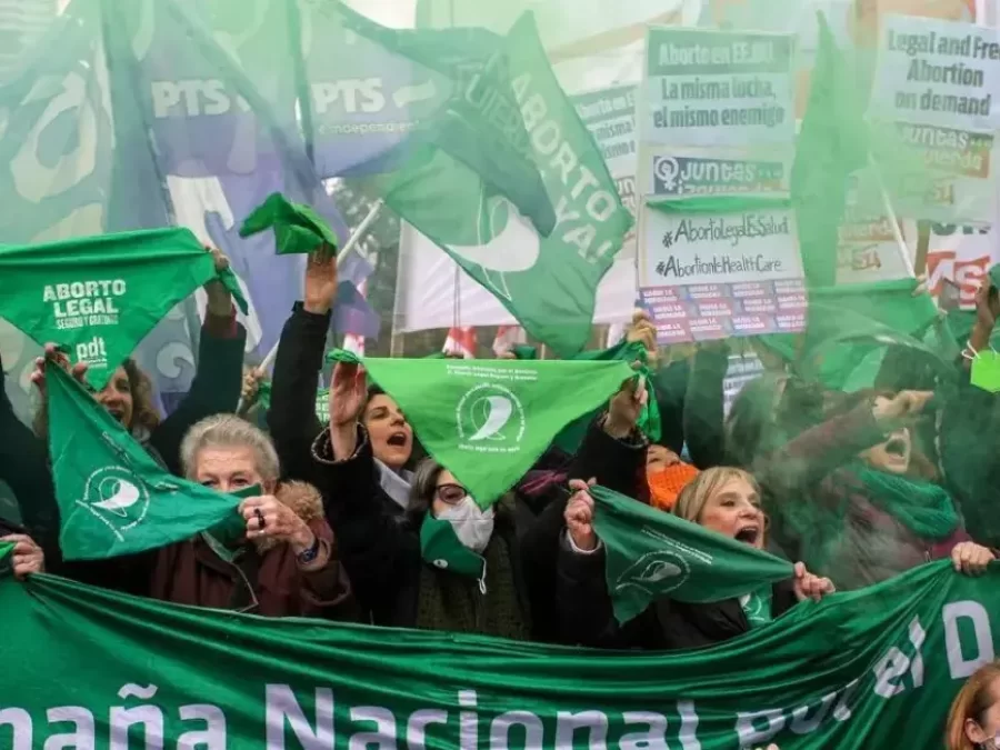 Diputados de La Libertad Avanza presentan proyecto para derogar el aborto y se encendió otra polémica en el Congreso