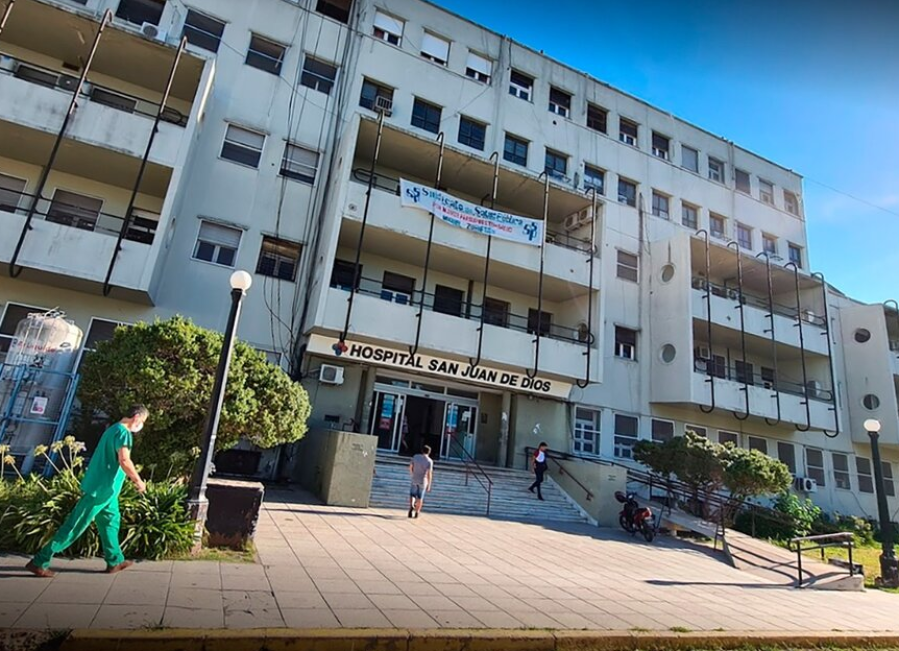 Dos hombres se trenzaron con cuchillas en La Plata y uno de ellos fue derivado de urgencia al Hospital San Juan de Dios