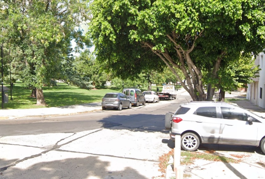 Pesadilla para una jubilada platense de 82 años: la ataron con una media y le robaron 2 millones de pesos