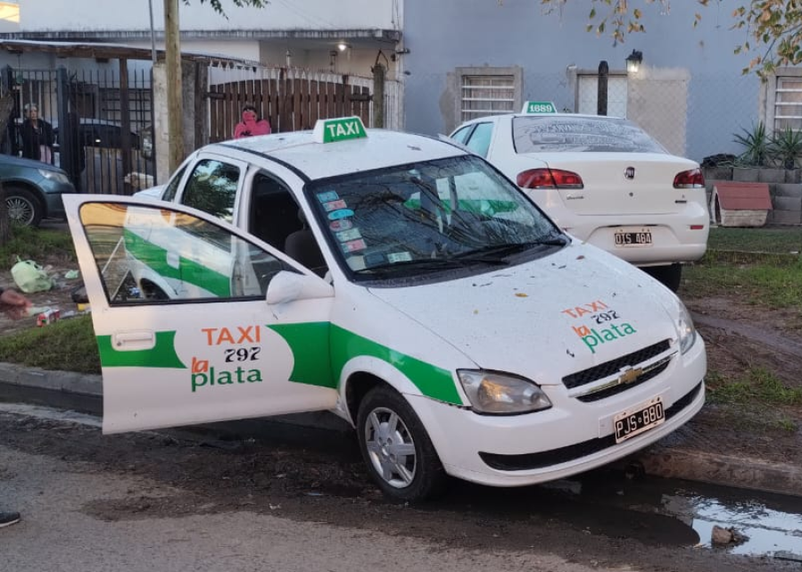 Un taxista platense sufrió un infarto tras el brutal ataque de dos delincuentes