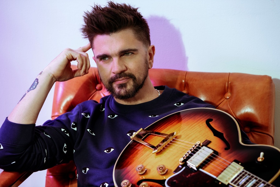 Juanes presentó el videoclip de ”Sin medir distancias”