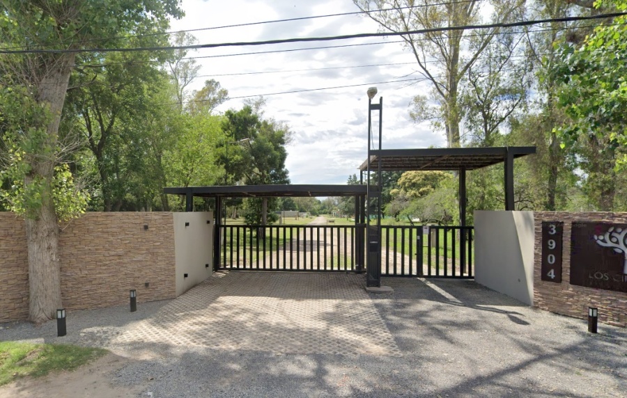 Ataque quirúrgico en barrio semicerrado de Villa Elisa: huyeron muy silenciosamente con 400 euros y 270 dólares