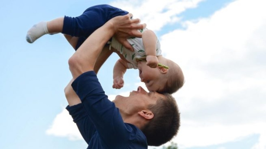 Una docente pidió no festejar el día del padre en un colegio porque considera que ”hay muchos tipos de familia”