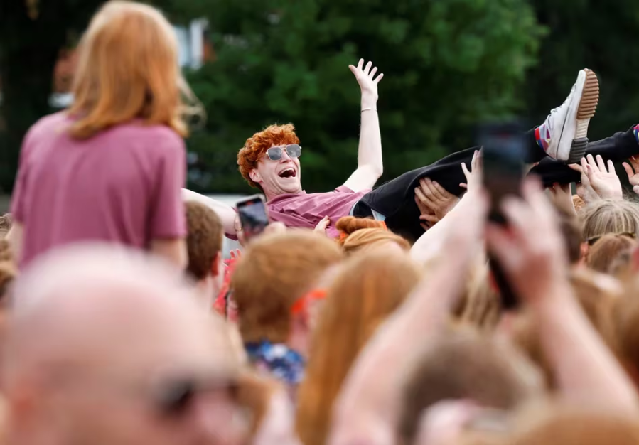 ”Una cara sin pecas es como una noche sin estrellas”: los pelirrojos celebraron su día con más de 10 mil personas