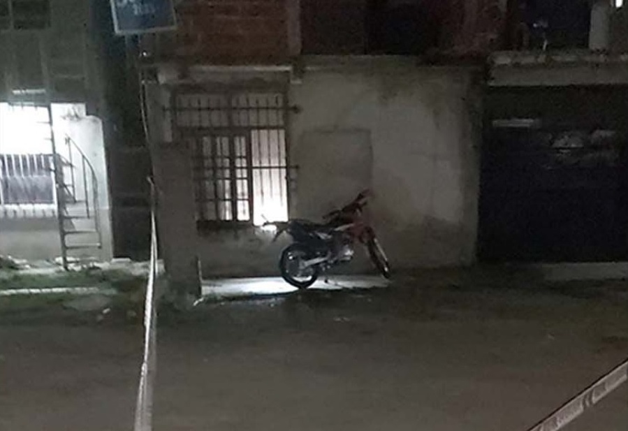 Mataron a tiros a un hombre en Berisso mientras lavaba el auto: investigan un posible ajuste de cuentas
