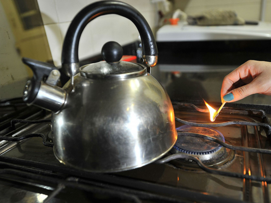 Canasta básica energética y nuevo esquema de subsidio: qué piensa el Gobierno para regular la tarifa de gas y luz