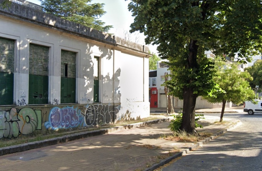 Vecinos pidieron mayor iluminación en las inmediaciones de la Escuela 10: ”Ni un foco en la calle”