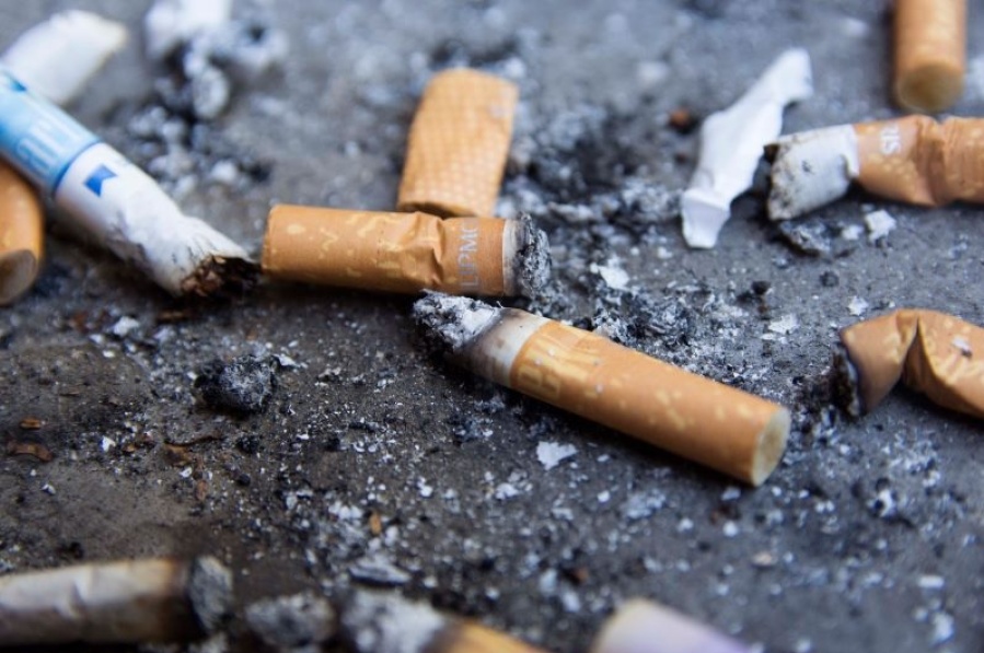 Un hombre deberá pagar más de 1.000 dólares por arrojar una colilla de cigarrillo al suelo en Londres