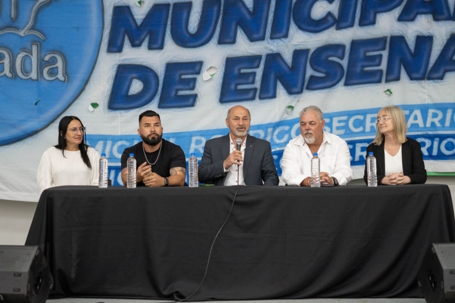 Mario Secco otorgó un aumento del 30% para los trabajadores municipales de Ensenada