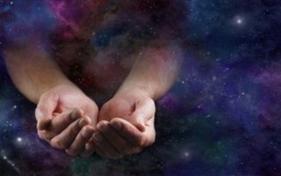 Le hizo ”pedidos al universo” y le respondió de forma ”desordenada”: ”Quería descansar y unos chorros me robaron los cables”