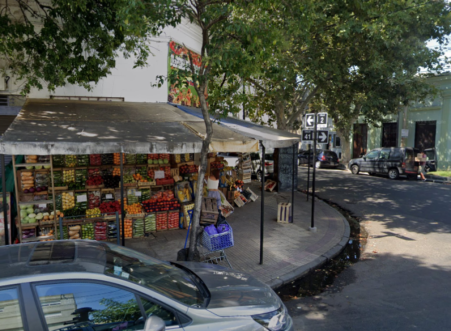 Locura en una verdulería de La Plata: le pidió frutas al dueño, discutieron y recibió un balazo