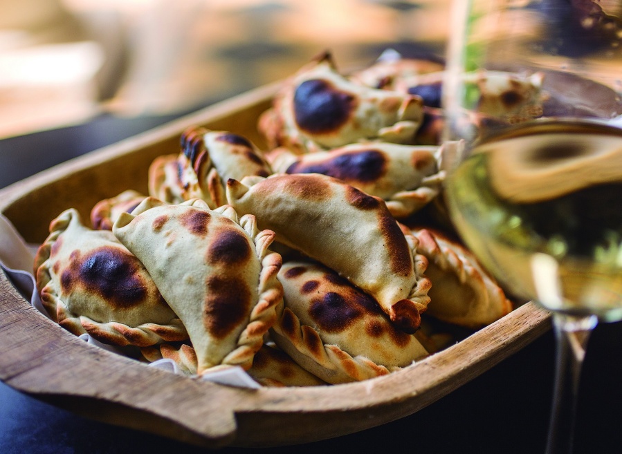 Compró empanadas en Salta, no miró la carta y se llevó una terrible sorpresa cuando le llegó ticket: ”Es medio complicado”