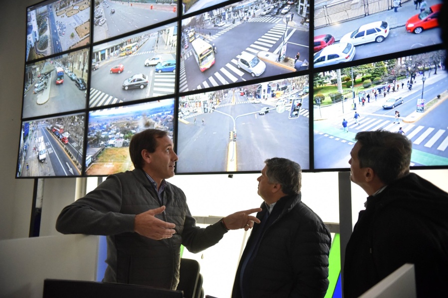 Con conducción civil y patrullajes preestablecidos, así es la Policía de la Ciudad que quiere implementar Garro