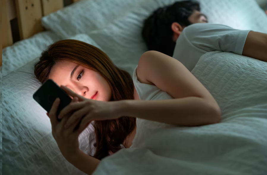 El peligroso ”truco” de una joven para saber si su novio era infiel que fue totalmente repudiado: ”Debería estar presa”