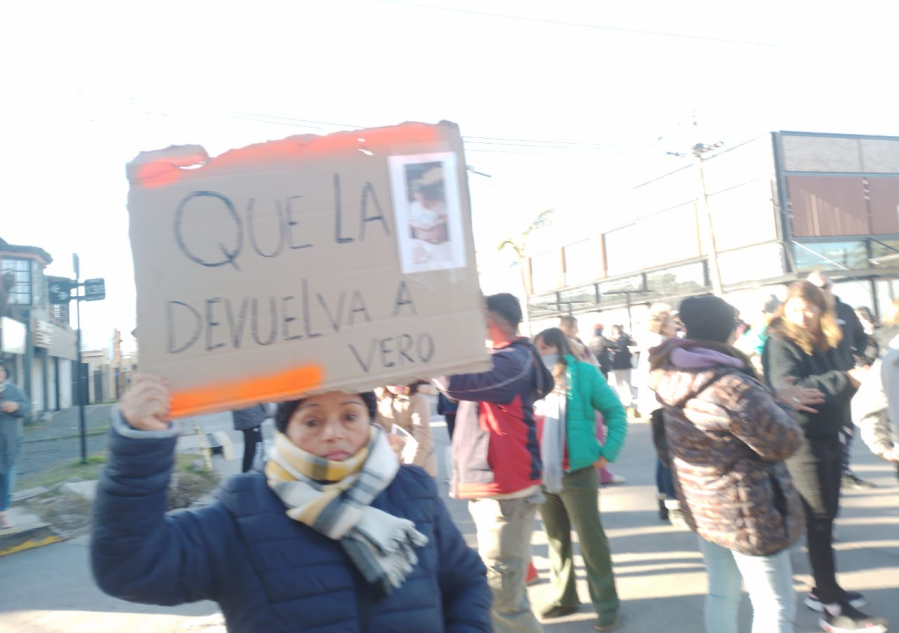 ”Se bajó del auto y la invitó a subir”: la familia de Verónica Mogollón insiste en que fue secuestrada en 138 y 486