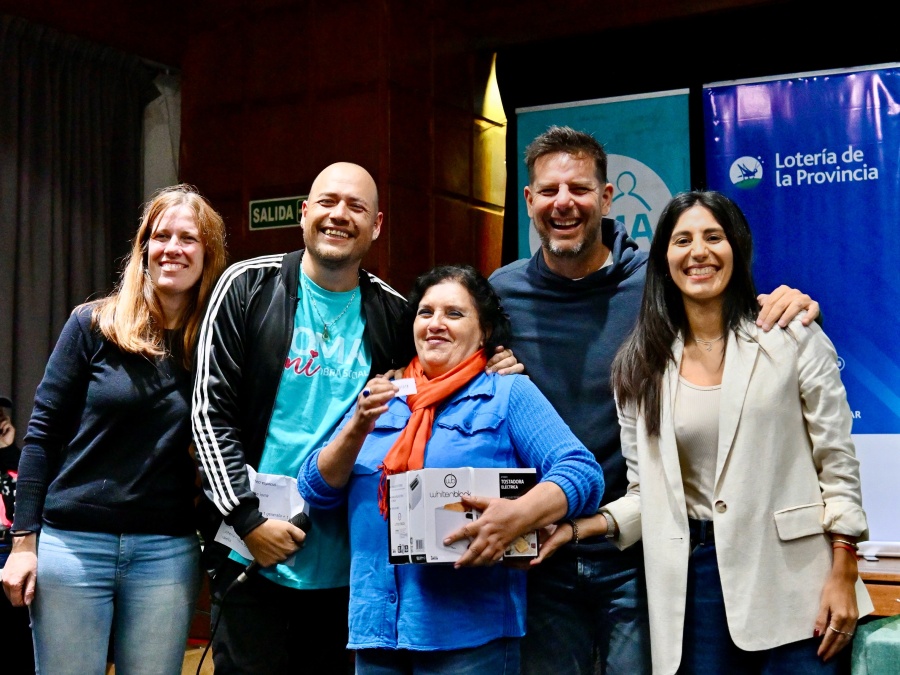Se realizó en La Plata un nuevo Bingo Recreativo para adultos mayores que terminó a plena música y sorteos