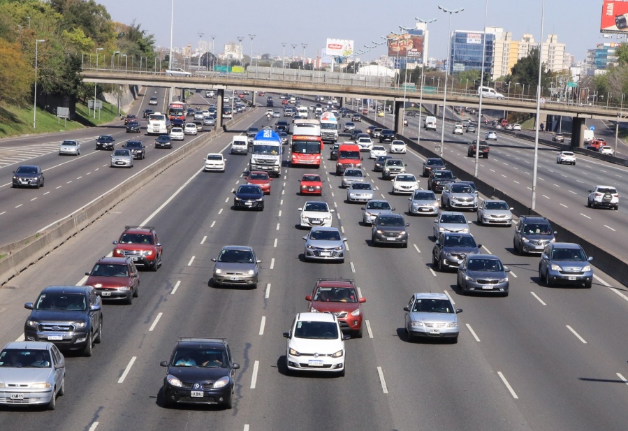 Se reglamentó el procedimiento para importar autos eléctricos e híbridos sin arancel