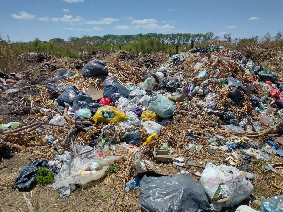 La concejala Cintia Mansilla le respondió a Garro por el Arroyo El Pescado: ”A metros hay un basural clandestino”
