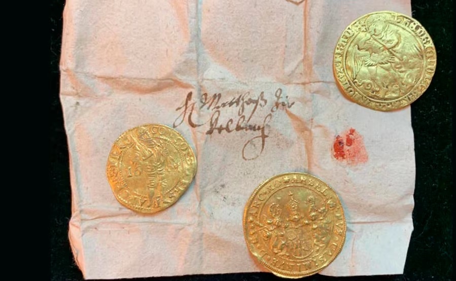 Hallaron un tesoro de 400 años en una iglesia de Alemania y sospechan de una maniobra de gran ingenio