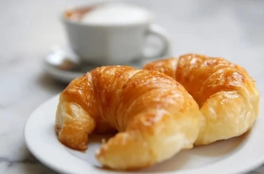 La insólita medialuna que le dieron a una joven y se volvió viral: ”No se me acerquen; estoy de mal humor”