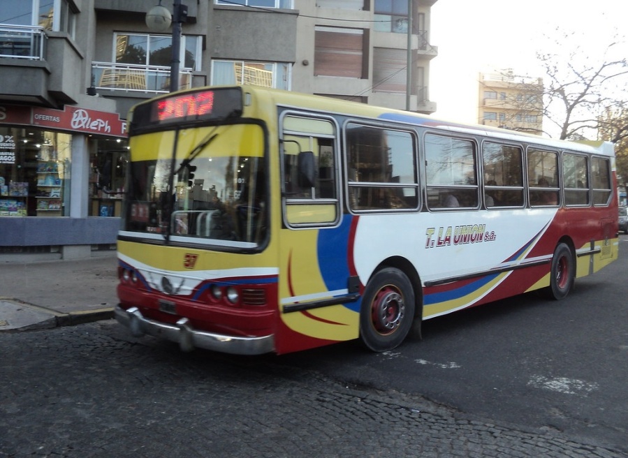 Paro y bloqueo en la línea 202: una medida de fuerza complica a cientos de vecinos de La Plata y Berisso durante este lunes