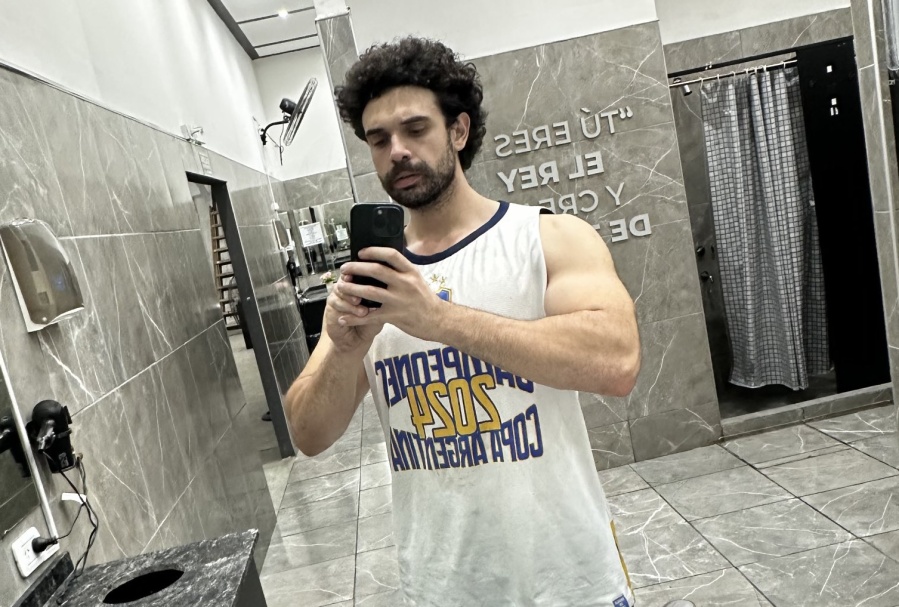 ”No lo puedo entender”: criticó a los que priorizan armarse una PC, se volvió viral y varios usuarios salieron al cruce