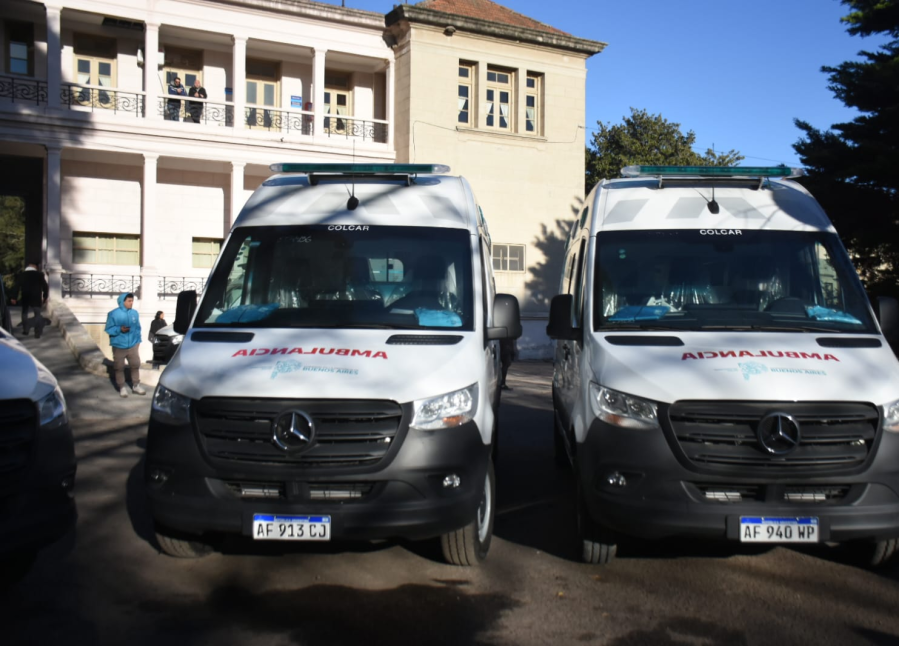 Espert denunció penalmente a Kicillof y Kreplak por las ambulancias estacionadas en el Hospital el Dique de Ensenada