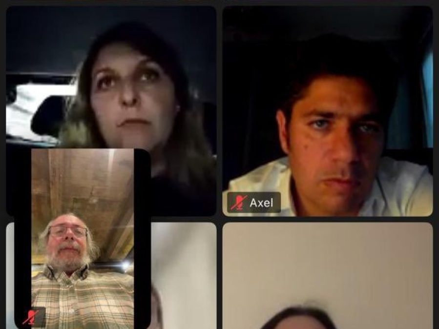 En la reunión de ”mamis y papis”: Axel Kicillof, en videollamada organizando el viaje de egresados de su hijo