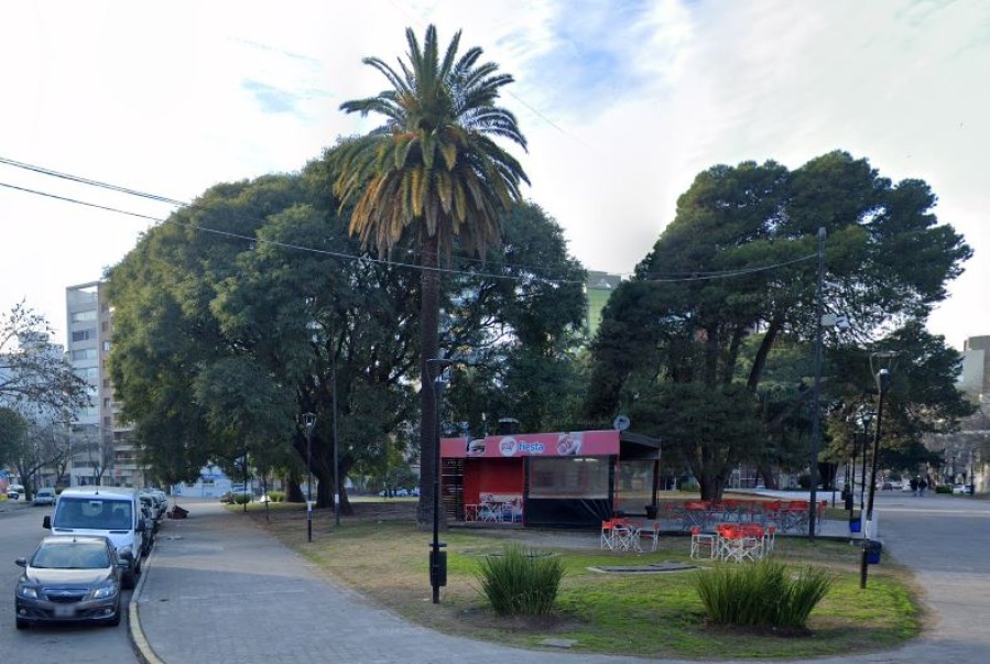 El histórico puesto de comidas de Plaza Paso, al borde de desaparecer, genera alarma entre sus empleados