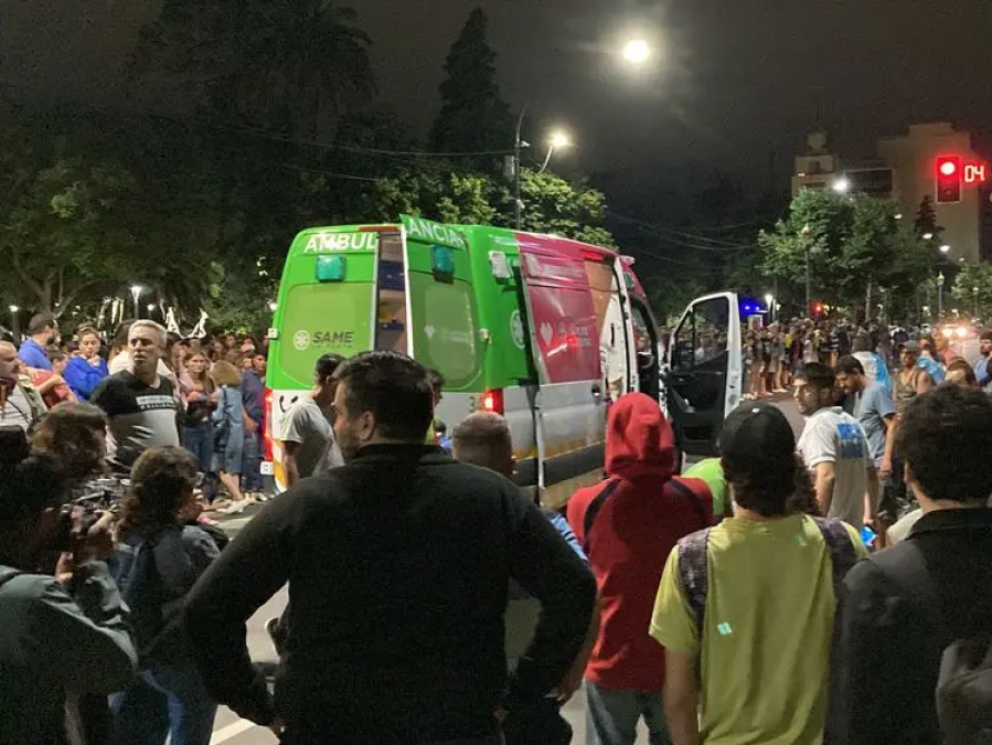 Murió el hombre que se infartó en 7 y 50 en la protesta contra Milei