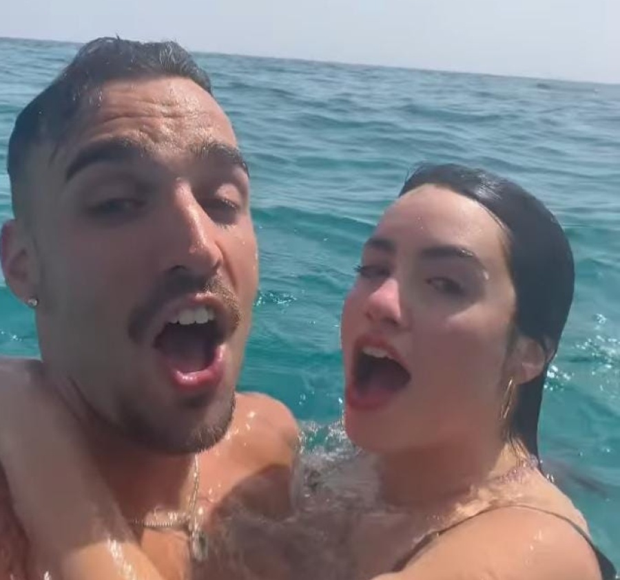 Lali y Rels B, súper enamorados en el mar