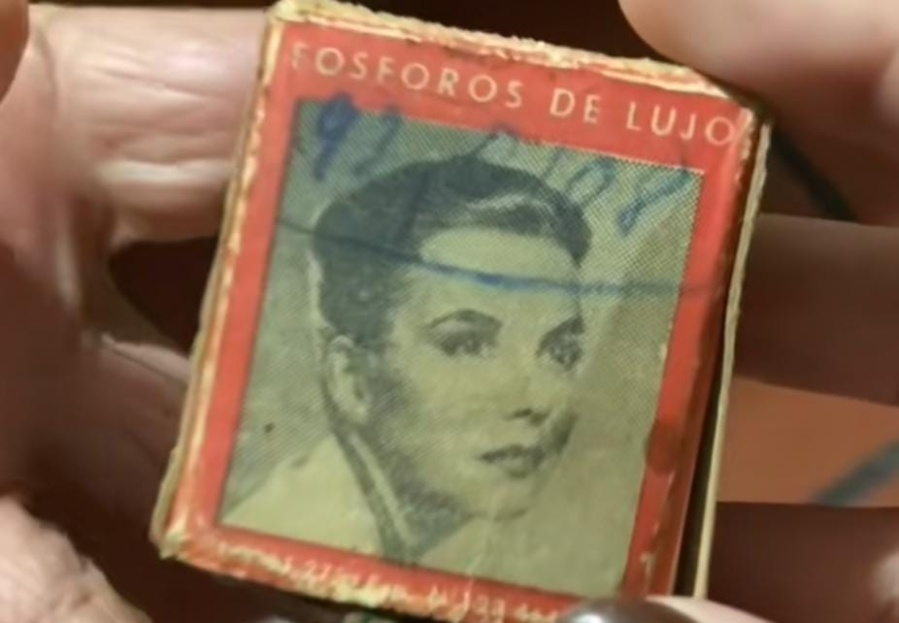 ”Es una reliquia”: su abuelo guardó la cajita donde anotó el número de su abuela y los compartió en las redes sociales