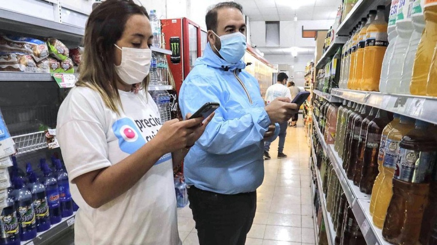 El Gobierno, por decreto, llamó a gobernadores e intendentes a controlar precios