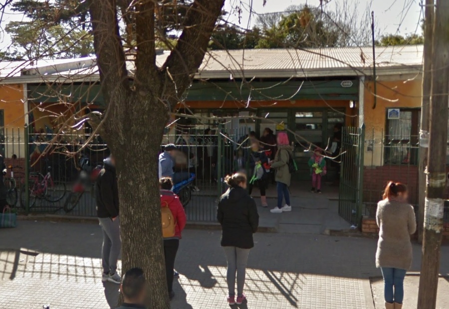 Escándalo en la escuela de 6 y 72: un chico de 7 años contó que un compañero le tocó sus partes íntimas y llamaron al 911