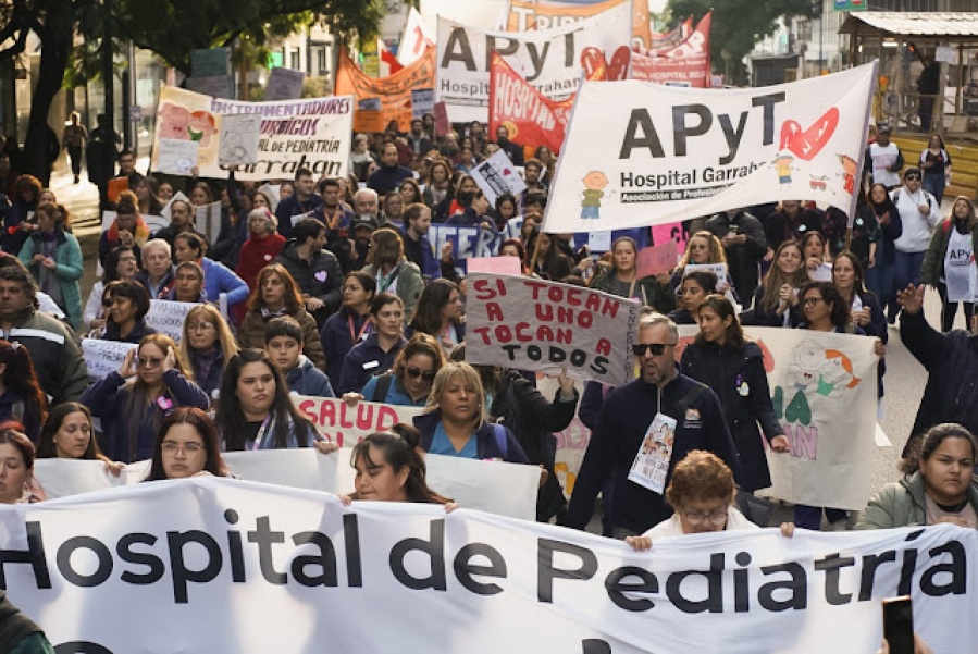 Los trabajadores del Garrahan anunciaron dos nuevas medidas de fuerza para agosto