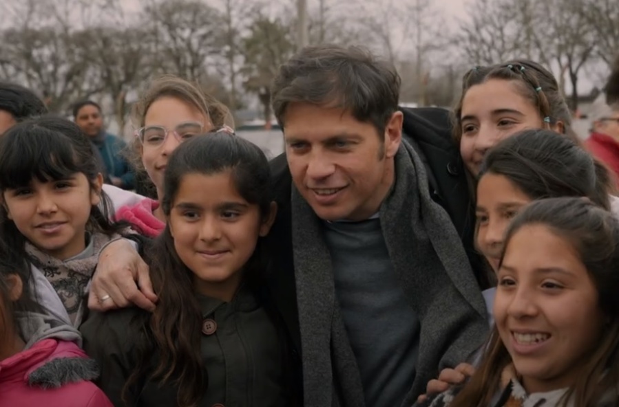 El último spot de Kicillof antes de la veda: repaso de su gestión y la voz de los jóvenes