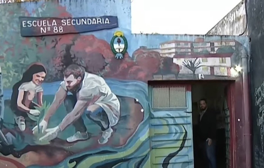 ”Les gatilló a todos; mi hijo está shockeado”: habló una de las madres de la Secundaria 88 de Villa Elisa tras la amenaza